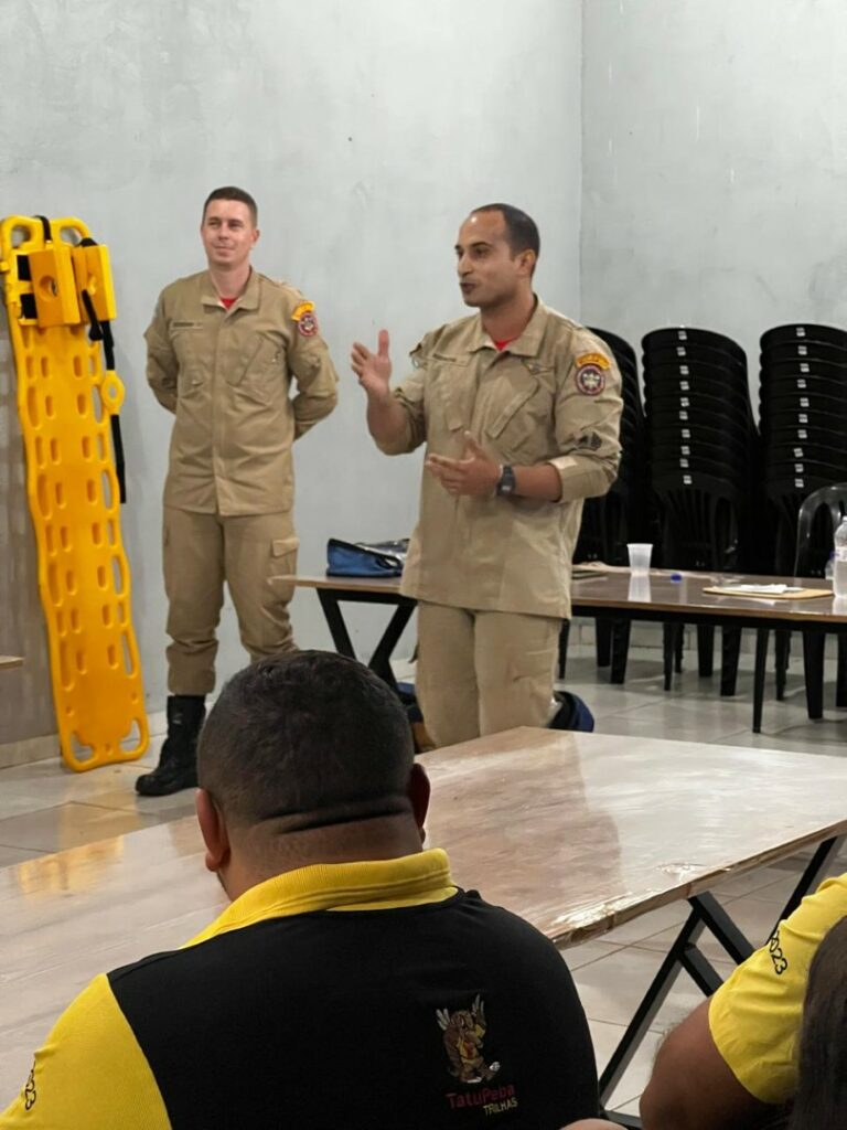 Trilheiros do Tatu Peba recebem treinamento de primeiros socorros com o Corpo de Bombeiros Trilheiros do Tatu Peba recebem treinamento de primeiros socorros com o Corpo de Bombeiros
