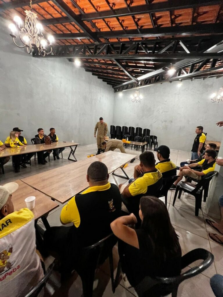 Trilheiros do Tatu Peba recebem treinamento de primeiros socorros com o Corpo de Bombeiros Trilheiros do Tatu Peba recebem treinamento de primeiros socorros com o Corpo de Bombeiros