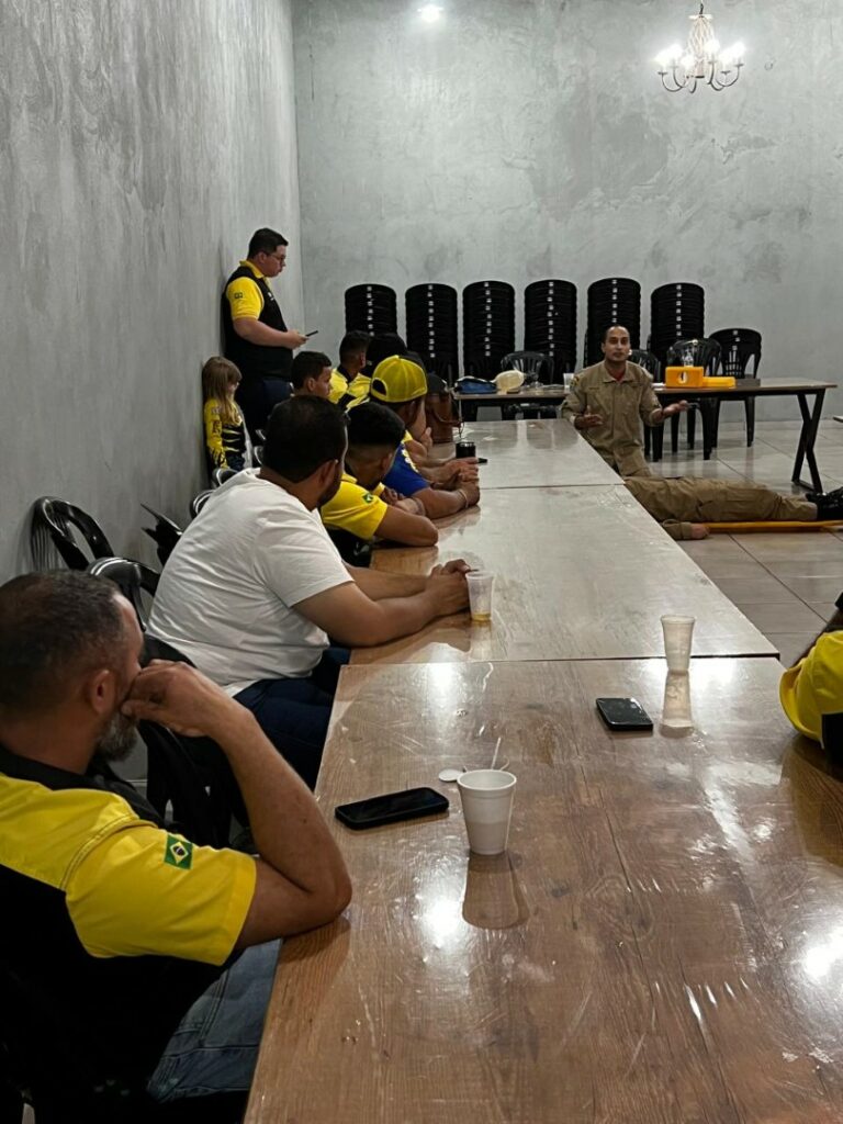 Trilheiros do Tatu Peba recebem treinamento de primeiros socorros com o Corpo de Bombeiros Trilheiros do Tatu Peba recebem treinamento de primeiros socorros com o Corpo de Bombeiros