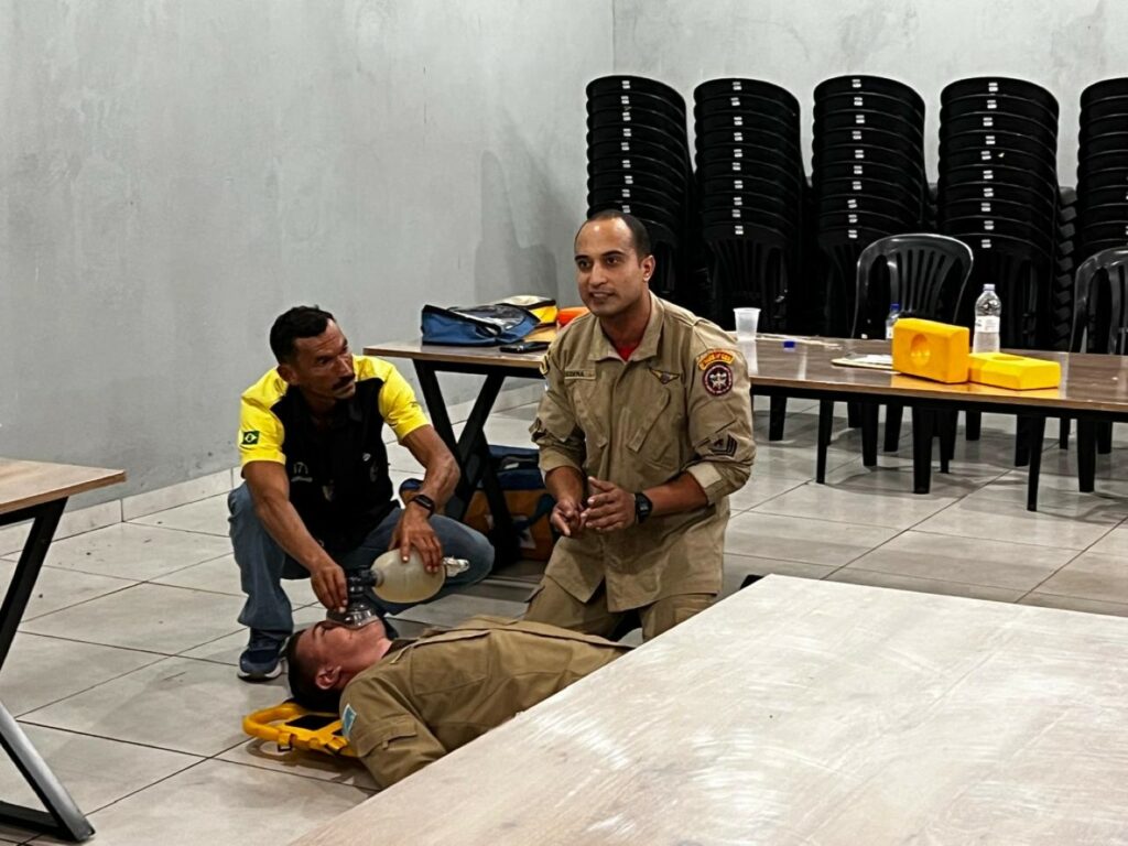 Trilheiros do Tatu Peba recebem treinamento de primeiros socorros com o Corpo de Bombeiros Trilheiros do Tatu Peba recebem treinamento de primeiros socorros com o Corpo de Bombeiros