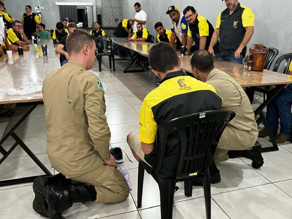 Trilheiros do Tatu Peba recebem treinamento de primeiros socorros com o Corpo de Bombeiros Trilheiros do Tatu Peba recebem treinamento de primeiros socorros com o Corpo de Bombeiros
