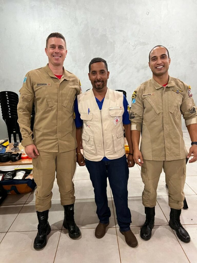 Trilheiros do Tatu Peba recebem treinamento de primeiros socorros com o Corpo de Bombeiros Trilheiros do Tatu Peba recebem treinamento de primeiros socorros com o Corpo de Bombeiros