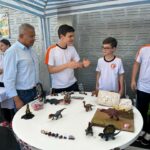 Presidente da Câmara de Amambai, Darci, prestigia Feira de Ciências do CELQ