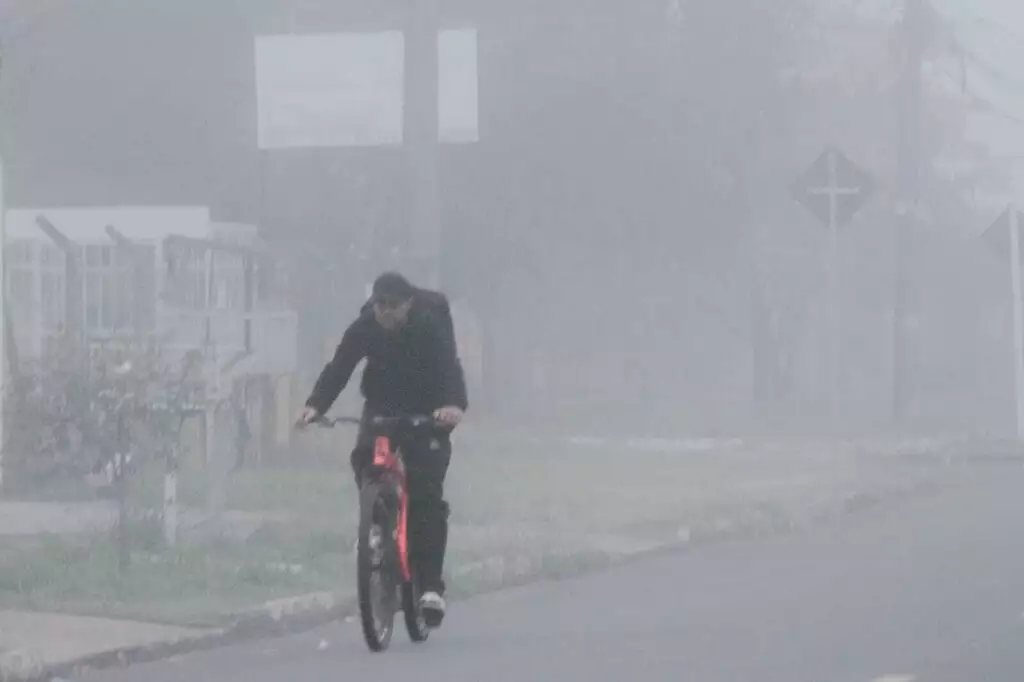 Nevoeiro encobre fronteira nesta sexta-feira e temperatura cai para 13°C Nevoeiro encobre fronteira nesta sexta-feira e temperatura cai para 13°C