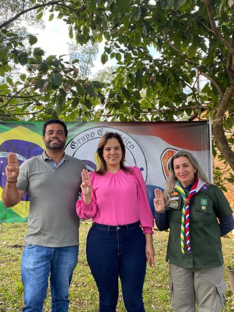 Cel. Sapucaia: Prefeita Niagara Kraievski Visita Acampamento dos Escoteiros na Chácara Lagoa Azul Cel. Sapucaia: Prefeita Niagara Kraievski Visita Acampamento dos Escoteiros na Chácara Lagoa Azul