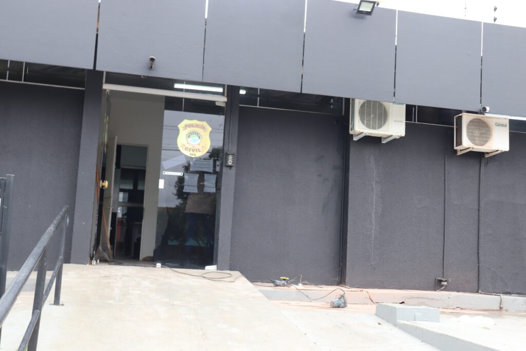 Governo de Mundo Novo realiza reforma da futura Sala Lilás na Polícia Civil