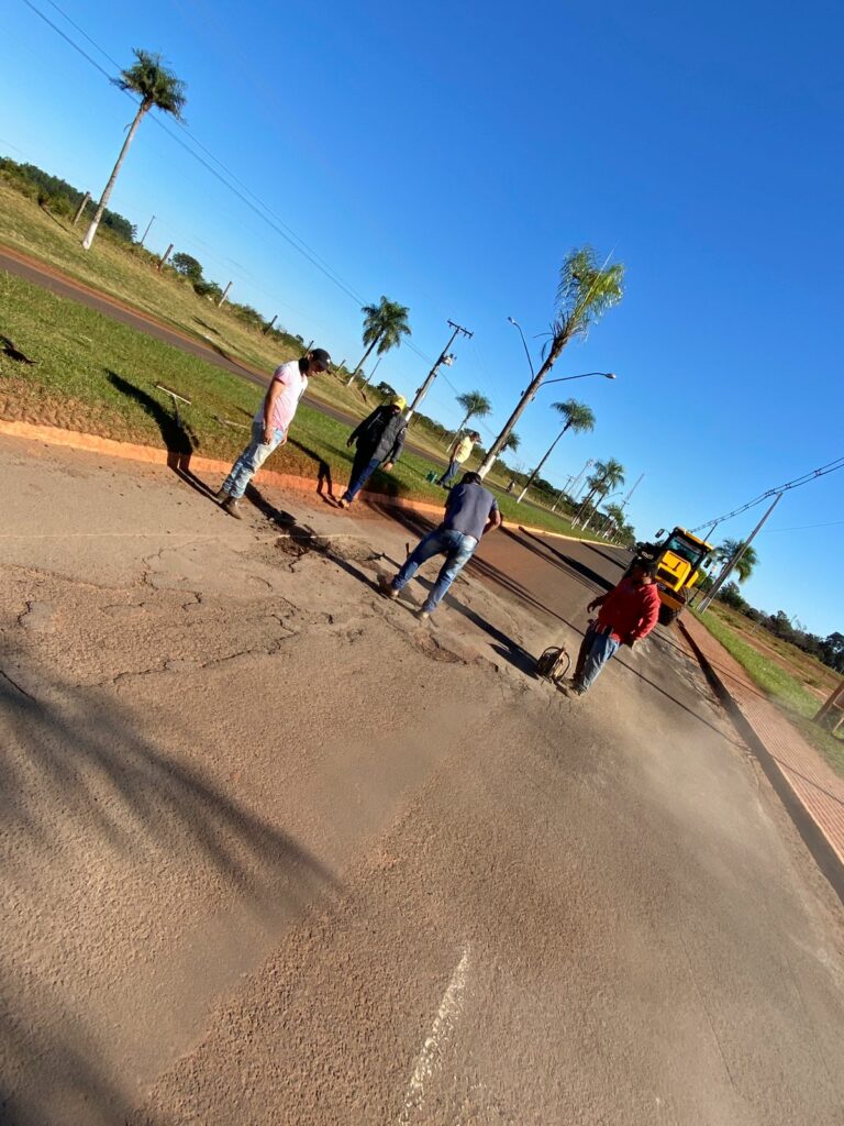 Prefeitura de Coronel Sapucaia inicia operação tapa-buracos na Avenida Internacional