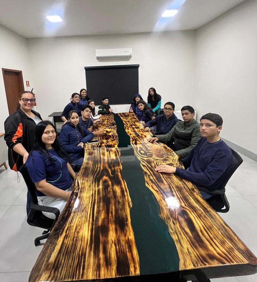 Paranhos: Alunos da Escola Estadual Santiago Benites visitaram a Câmara Municipal Paranhos: Alunos da Escola Estadual Santiago Benites visitaram a Câmara Municipal