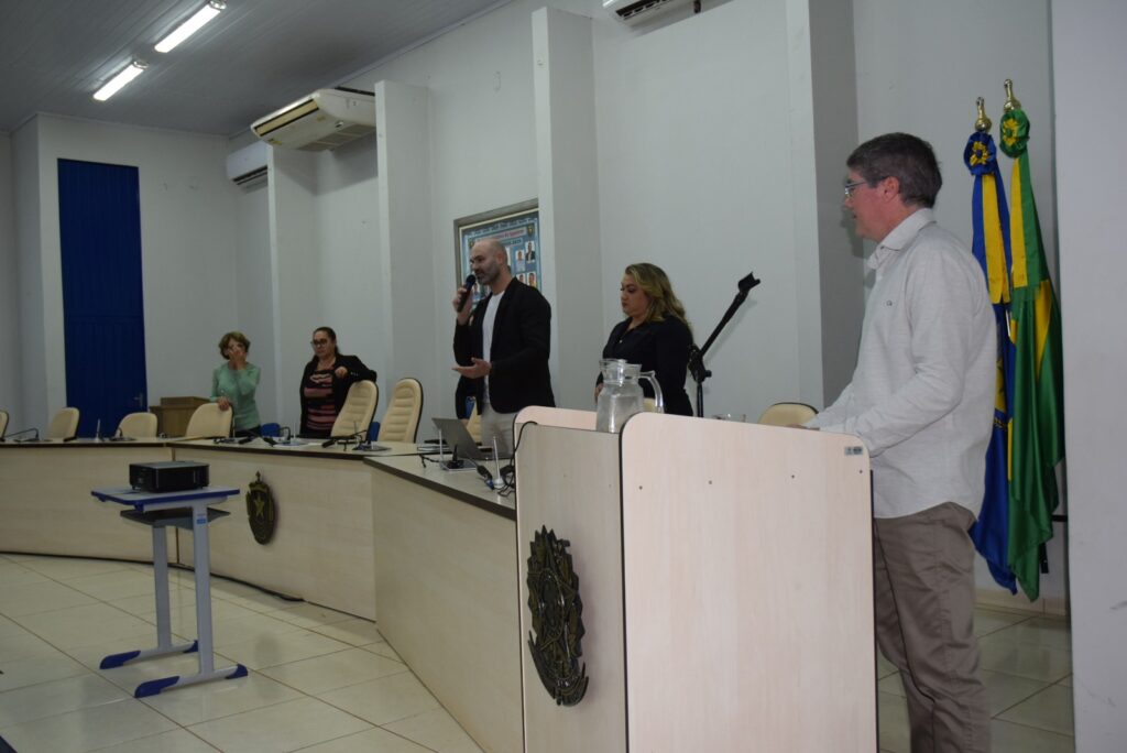 “Sua vida é preciosa” foi o tema de palestra em Iguatemi de prevenção ao suicídio “Sua vida é preciosa” foi o tema de palestra em Iguatemi de prevenção ao suicídio
