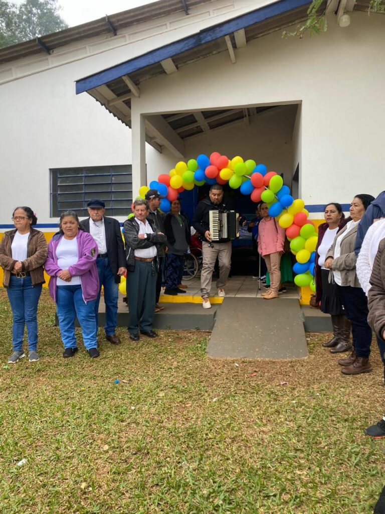 Grupos da terceira idade de Paranhos e Sete Quedas se reúnem em evento de confraternização Grupos da terceira idade de Paranhos e Sete Quedas se reúnem em evento de confraternização