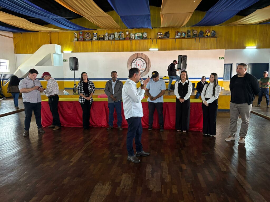 Grupos da terceira idade de Paranhos e Sete Quedas se reúnem em evento de confraternização Grupos da terceira idade de Paranhos e Sete Quedas se reúnem em evento de confraternização
