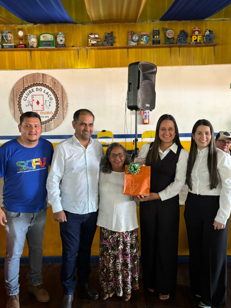 Grupos da terceira idade de Paranhos e Sete Quedas se reúnem em evento de confraternização Grupos da terceira idade de Paranhos e Sete Quedas se reúnem em evento de confraternização