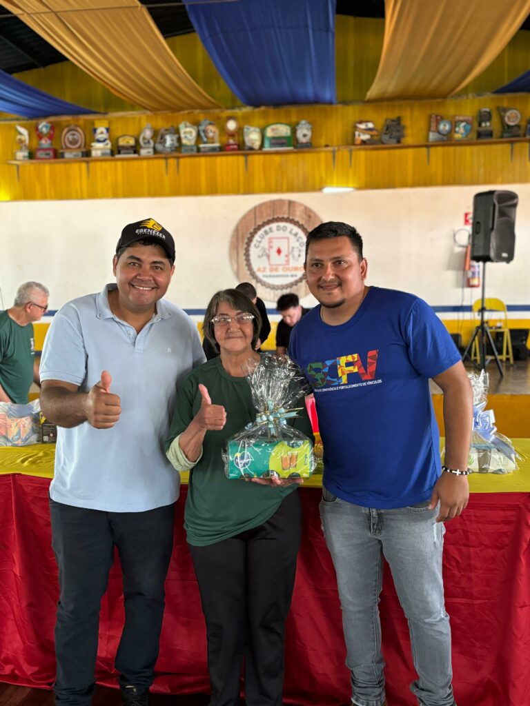 Grupos da terceira idade de Paranhos e Sete Quedas se reúnem em evento de confraternização Grupos da terceira idade de Paranhos e Sete Quedas se reúnem em evento de confraternização
