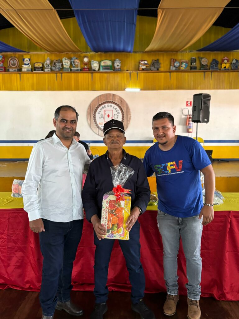 Grupos da terceira idade de Paranhos e Sete Quedas se reúnem em evento de confraternização Grupos da terceira idade de Paranhos e Sete Quedas se reúnem em evento de confraternização