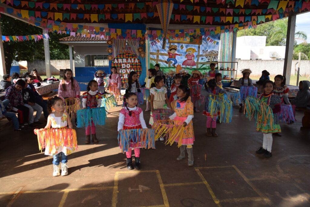 Secretaria de Assistência Social de Iguatemi realizou festa julina para os alunos do programa "Novo Olhar"