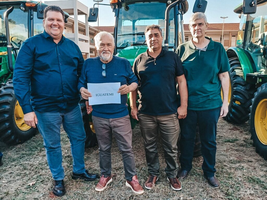 Iguatemi é contemplado com um trator pelo programa PROMAQ Iguatemi é contemplado com um trator pelo programa PROMAQ