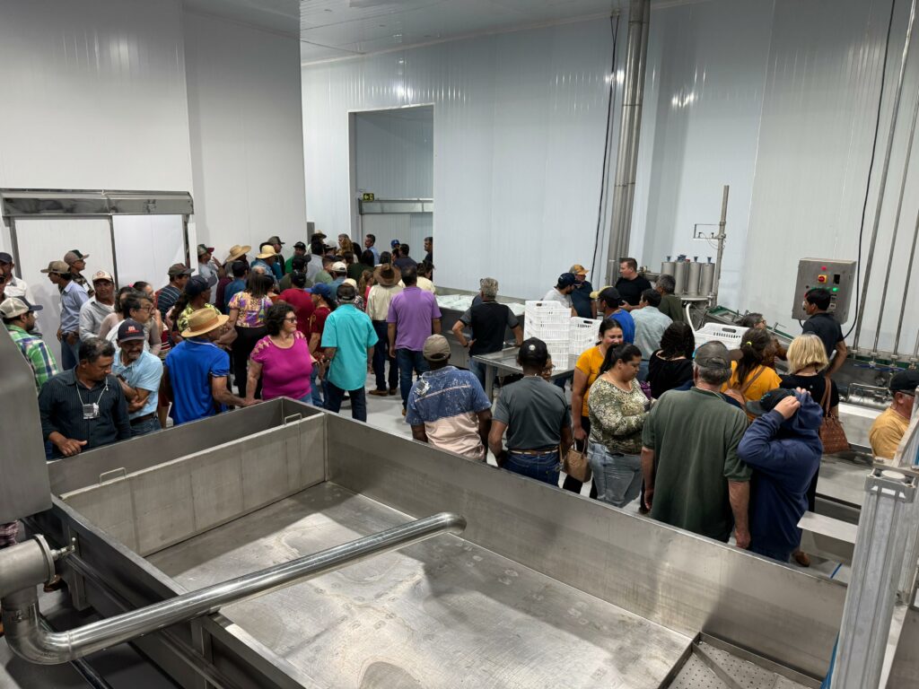 Iguatemi é contemplado com um trator pelo programa PROMAQ Iguatemi é contemplado com um trator pelo programa PROMAQ