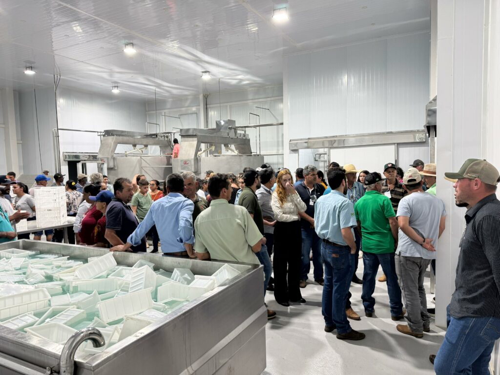 Iguatemi é contemplado com um trator pelo programa PROMAQ Iguatemi é contemplado com um trator pelo programa PROMAQ