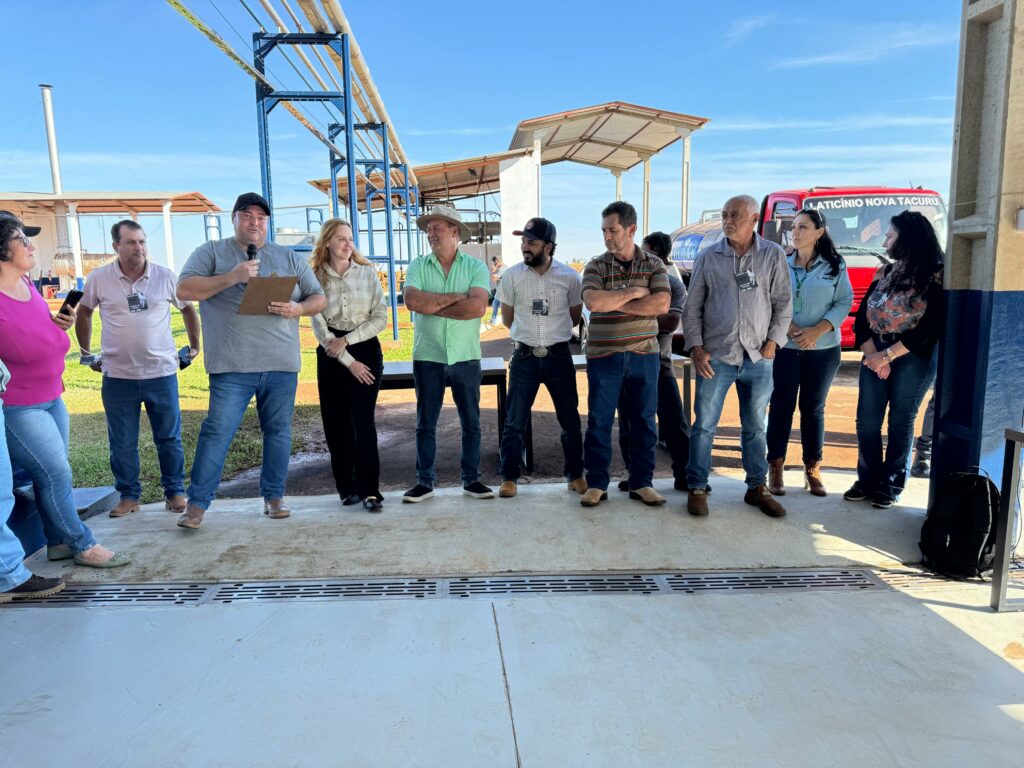 Iguatemi é contemplado com um trator pelo programa PROMAQ Iguatemi é contemplado com um trator pelo programa PROMAQ