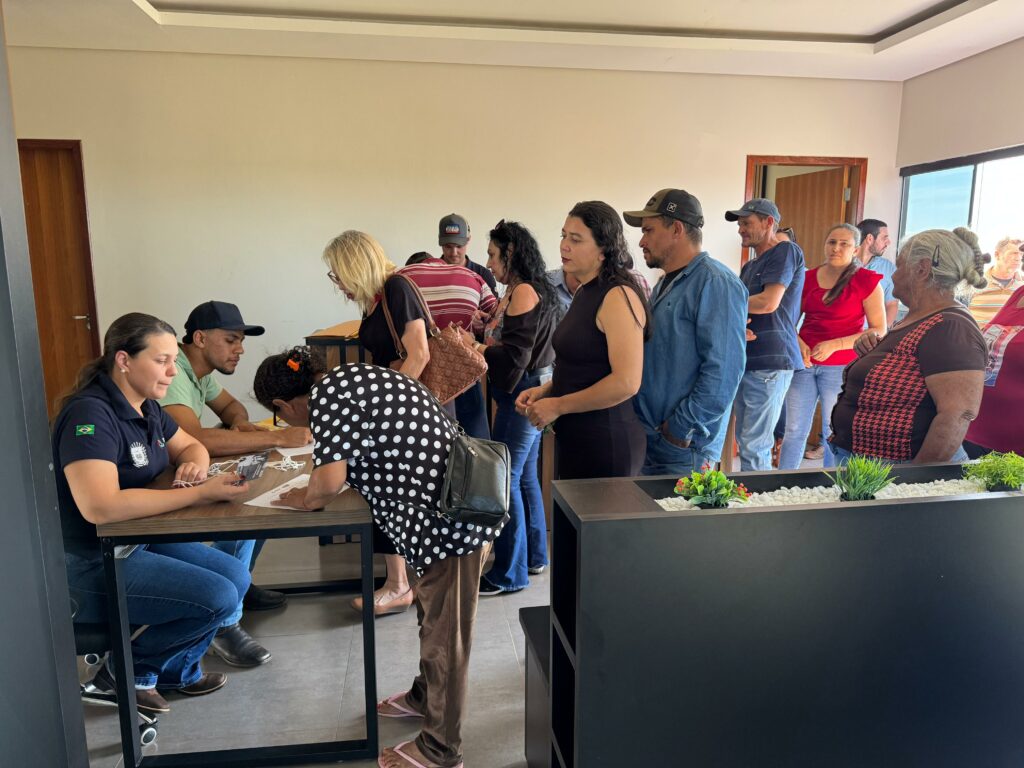 Iguatemi é contemplado com um trator pelo programa PROMAQ Iguatemi é contemplado com um trator pelo programa PROMAQ