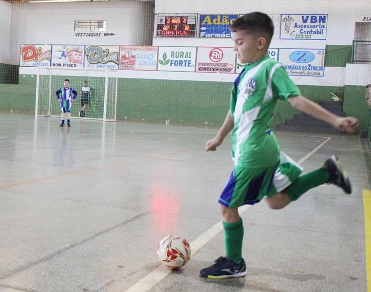 Copa Regional de Futsal de Base em Sete Quedas reúne as famílias e é sucesso total