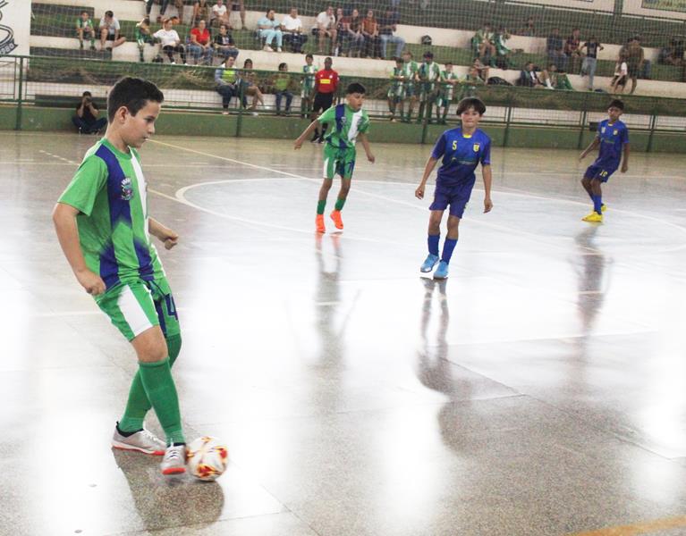Copa Regional de Futsal de Base em Sete Quedas reúne as famílias e é sucesso total