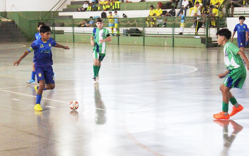 Copa Regional de Futsal de Base em Sete Quedas reúne as famílias e é sucesso total