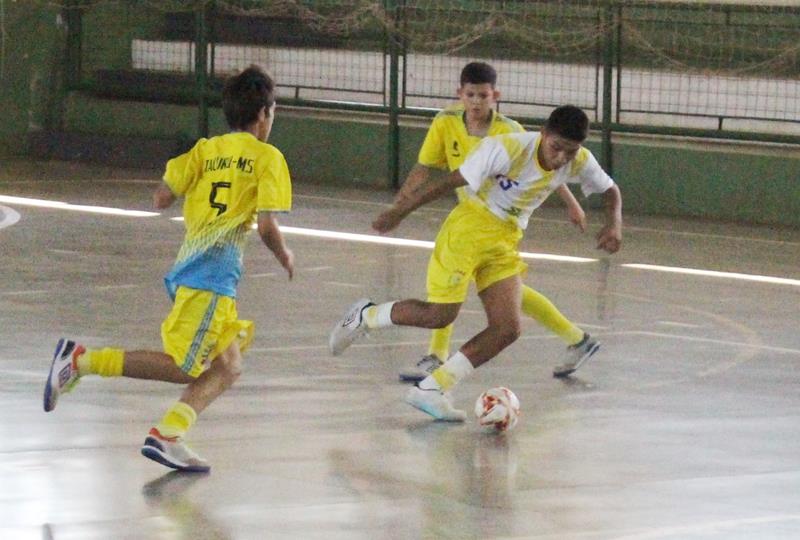 Copa Regional de Futsal de Base em Sete Quedas reúne as famílias e é sucesso total