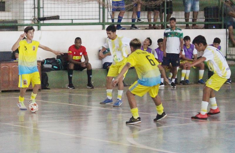 Copa Regional de Futsal de Base em Sete Quedas reúne as famílias e é sucesso total