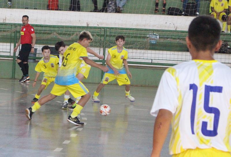 Copa Regional de Futsal de Base em Sete Quedas reúne as famílias e é sucesso total