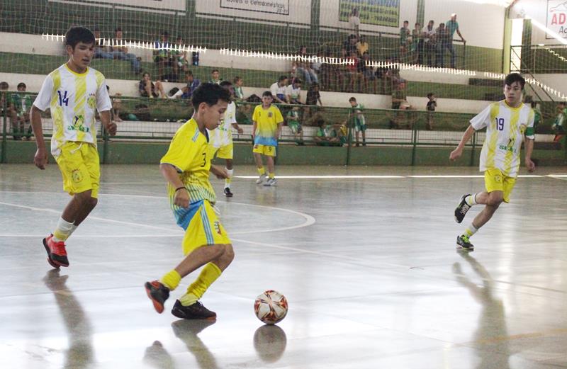 Copa Regional de Futsal de Base em Sete Quedas reúne as famílias e é sucesso total
