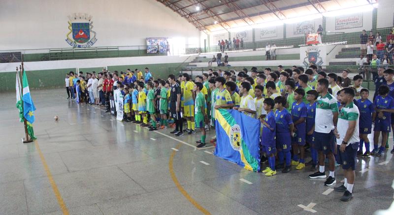 Copa Regional de Futsal de Base em Sete Quedas reúne as famílias e é sucesso total