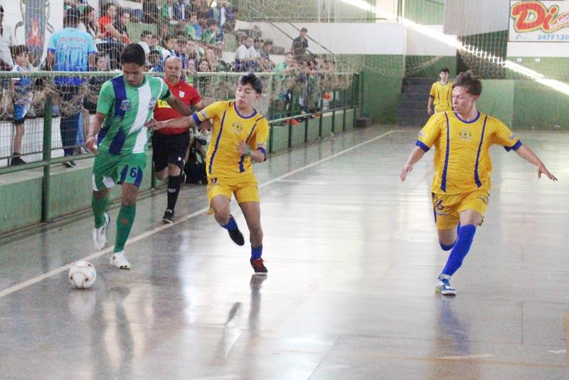 Copa Regional de Futsal de Base em Sete Quedas reúne as famílias e é sucesso total