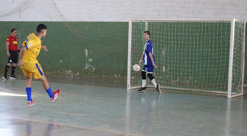 Copa Regional de Futsal de Base em Sete Quedas reúne as famílias e é sucesso total