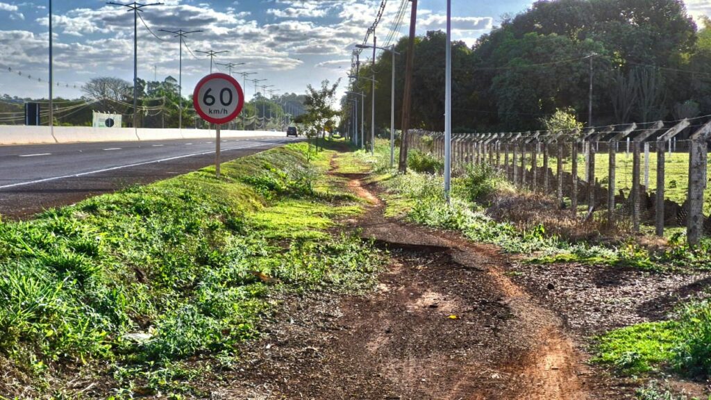 MS-162, em Dourados: Lia Nogueira pede manutenção em ciclovia 