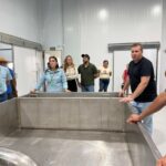 Produtores de leite participam de reunião com Agraer e Famalac para conhecer nova unidade em Tacuru