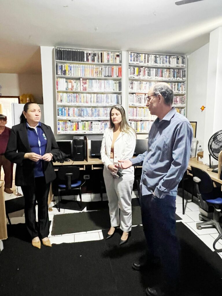 Prefeito Sérgio Barbosa e vereadora Lígia Borges visitam a APAE em Amambai