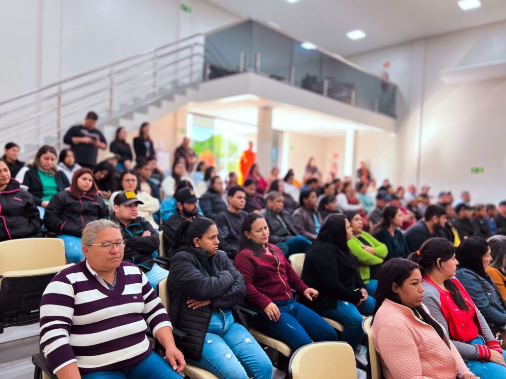 Palestra sobre Autismo reúne servidores administrativos da Educação em Paranhos Palestra sobre Autismo reúne servidores administrativos da Educação em Paranhos