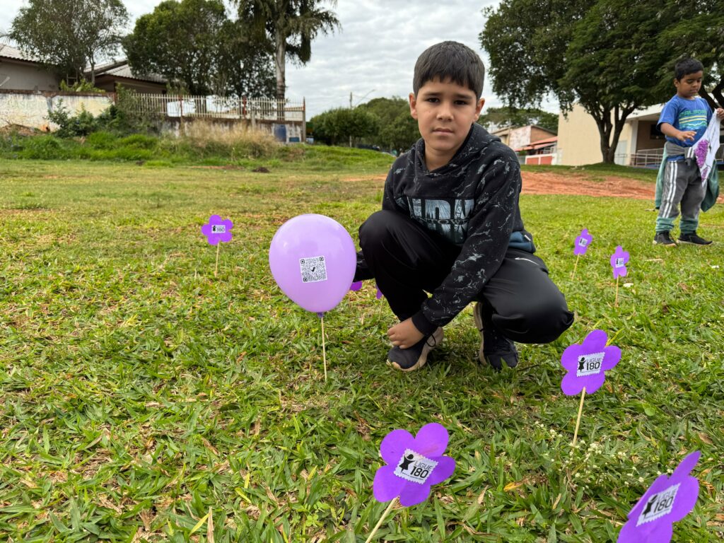 Caminhada do Agosto Lilás mobiliza comunidade em Tacuru pelo fim da violência contra a mulher
