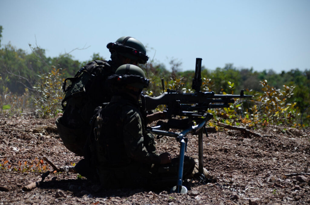 Prontidão e poder de combate: centenas de militares participam de certificação da Força de Emprego Estratégico em Betione (MS) Prontidão e poder de combate: centenas de militares participam de certificação da Força de Emprego Estratégico em Betione (MS)