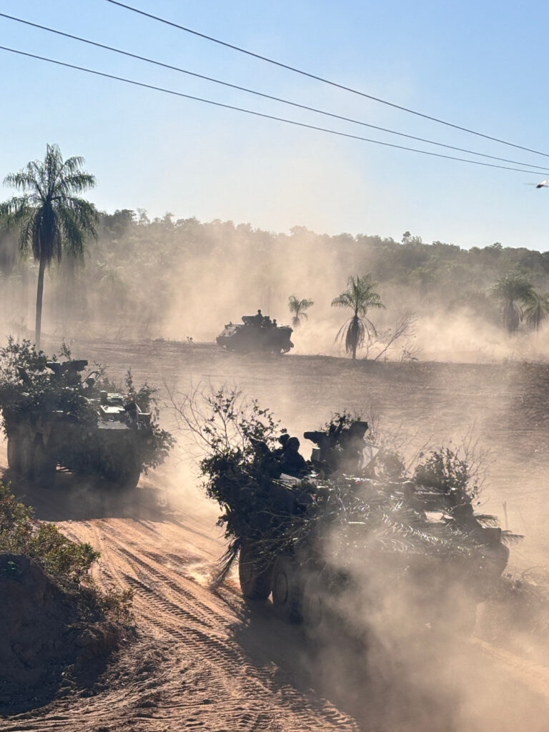 Prontidão e poder de combate: centenas de militares participam de certificação da Força de Emprego Estratégico em Betione (MS) Prontidão e poder de combate: centenas de militares participam de certificação da Força de Emprego Estratégico em Betione (MS)