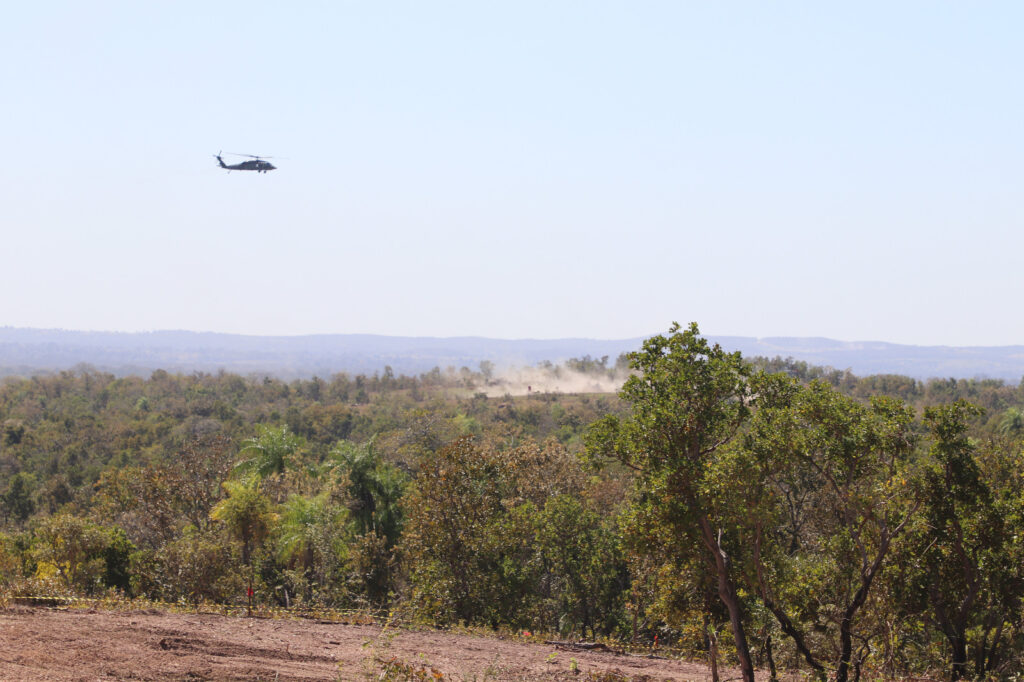 Prontidão e poder de combate: centenas de militares participam de certificação da Força de Emprego Estratégico em Betione (MS) Prontidão e poder de combate: centenas de militares participam de certificação da Força de Emprego Estratégico em Betione (MS)