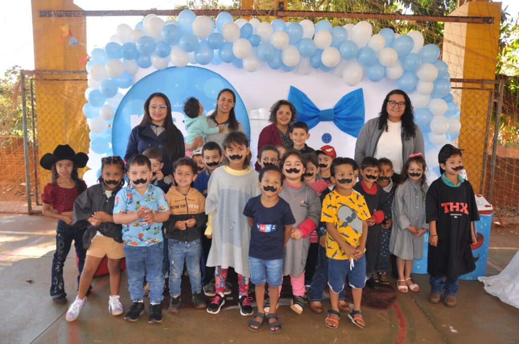 Iguatemi: Escola Cemur prestou homenagens aos pais dos alunos com apresentações culturais e sorteio de brindes