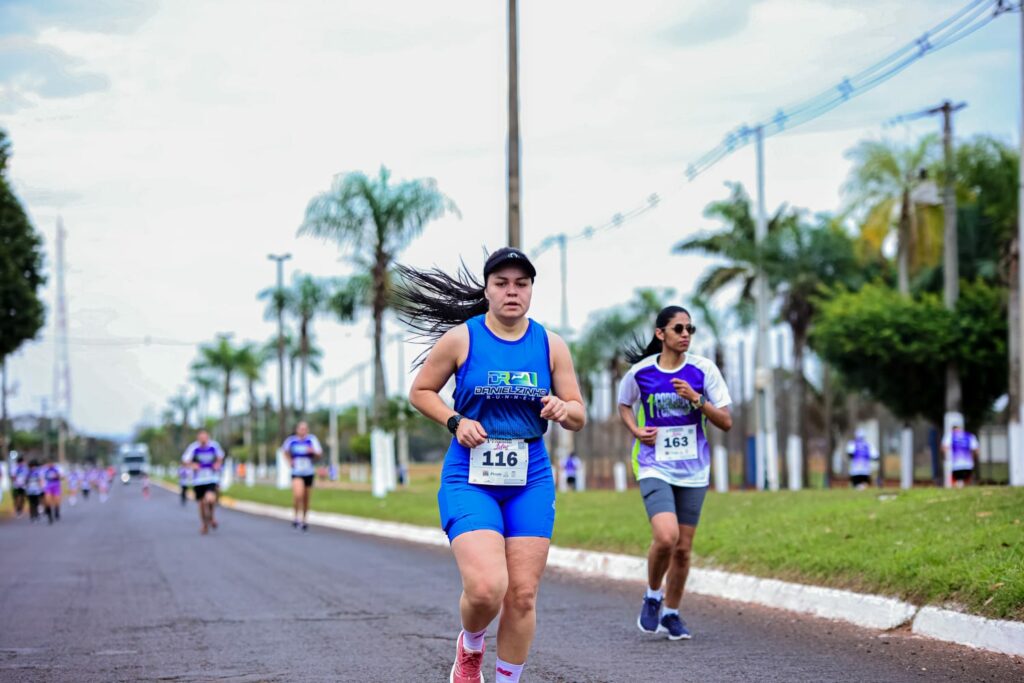 1ª Corrida e Caminhada Lilás reúne 160 atletas e fortalece solidariedade em Coronel Sapucaia