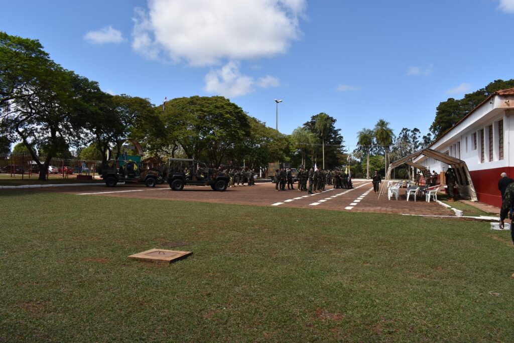 Prefeito Lídio Ledesma participa de cerimônia de passagem de comando do 3º Esquadrão de Cavalaria Mecanizado de Iguatemi