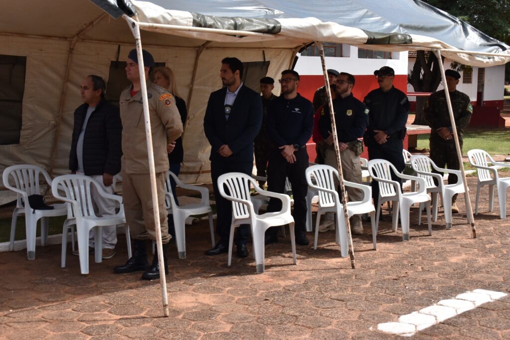 Prefeito Lídio Ledesma participa de cerimônia de passagem de comando do 3º Esquadrão de Cavalaria Mecanizado de Iguatemi