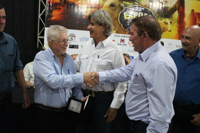 Com a presença e autoridades e representantes do agro, Sindicato Rural abre a 32ª Expoac em Caarapó