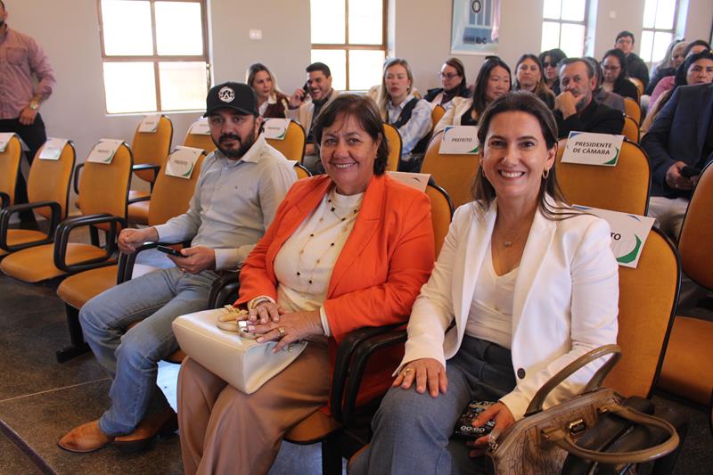 Ciclo de palestras promovidas pelo TCE-MS reuniu o Cone Sul em Amambai Ciclo de palestras promovidas pelo TCE-MS reuniu o Cone Sul em Amambai