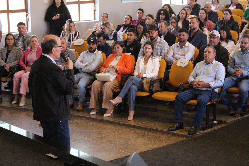 Ciclo de palestras promovidas pelo TCE-MS reuniu o Cone Sul em Amambai Ciclo de palestras promovidas pelo TCE-MS reuniu o Cone Sul em Amambai