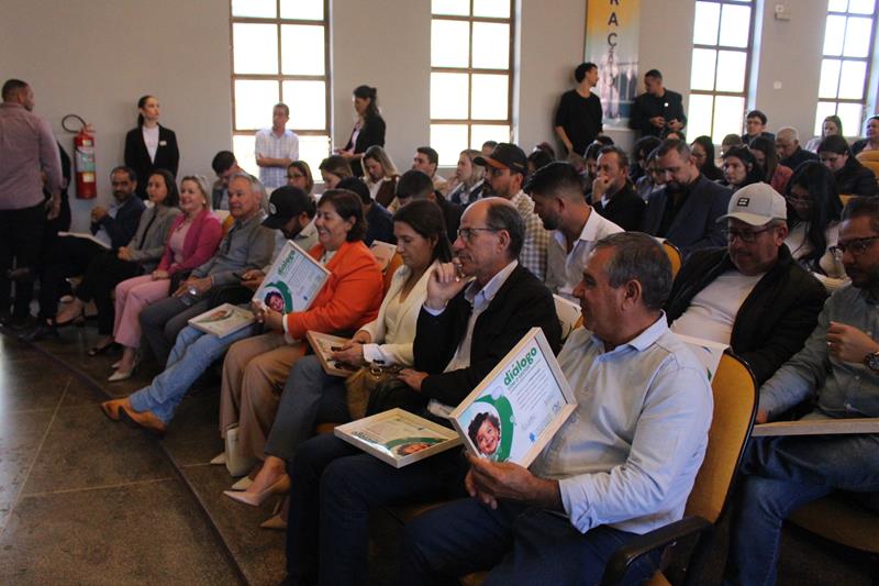 Ciclo de palestras promovidas pelo TCE-MS reuniu o Cone Sul em Amambai Ciclo de palestras promovidas pelo TCE-MS reuniu o Cone Sul em Amambai